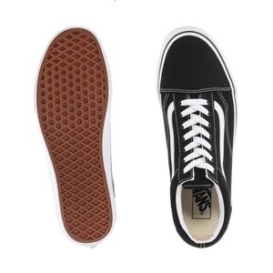 Vans Men's Classic Black and White Sneakers